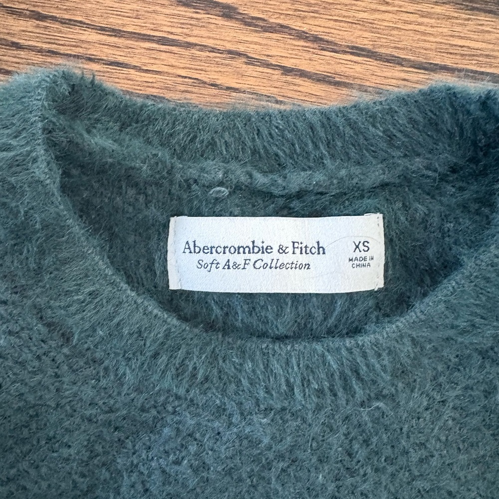 Abercrombie & Fitch Hunter Green Crewneck Eyelash Puff Sleeve Sweater - Picture 3 of 4